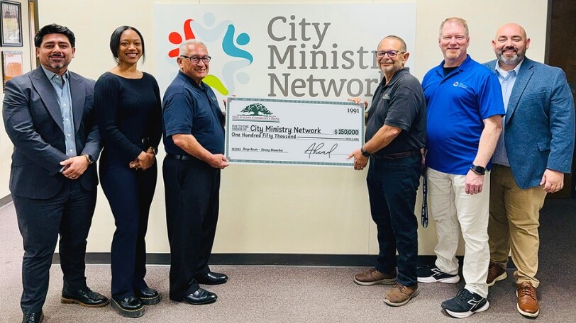 Employees from Oak Valley Community Bank