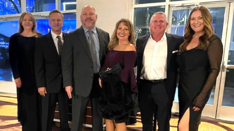 Employees from Oak Valley Community Bank